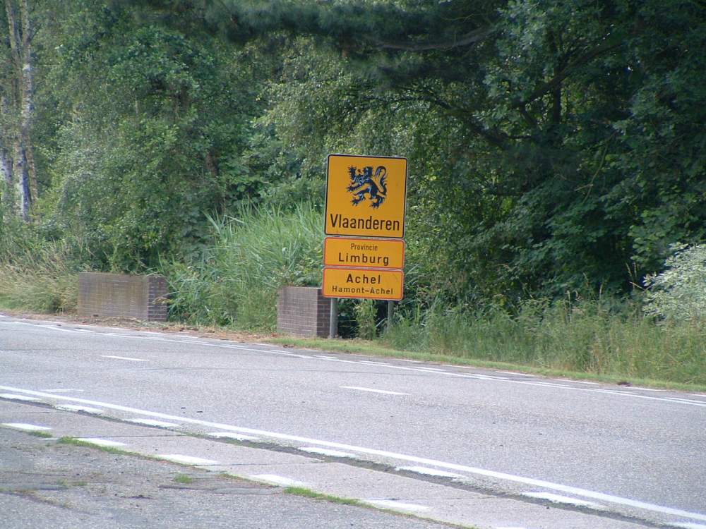 At the end of June 2004 I cycled to the border with Belgium. I left from home at 2:40 am and returned home at 0:28 am 316 km (296 miles) later.